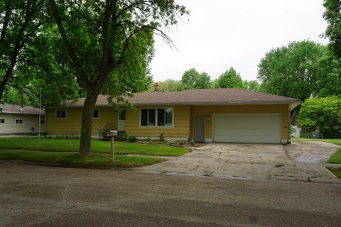 Homes For Sale - 405 10th Street<br/> Clay County, Barnesville, MN 56514