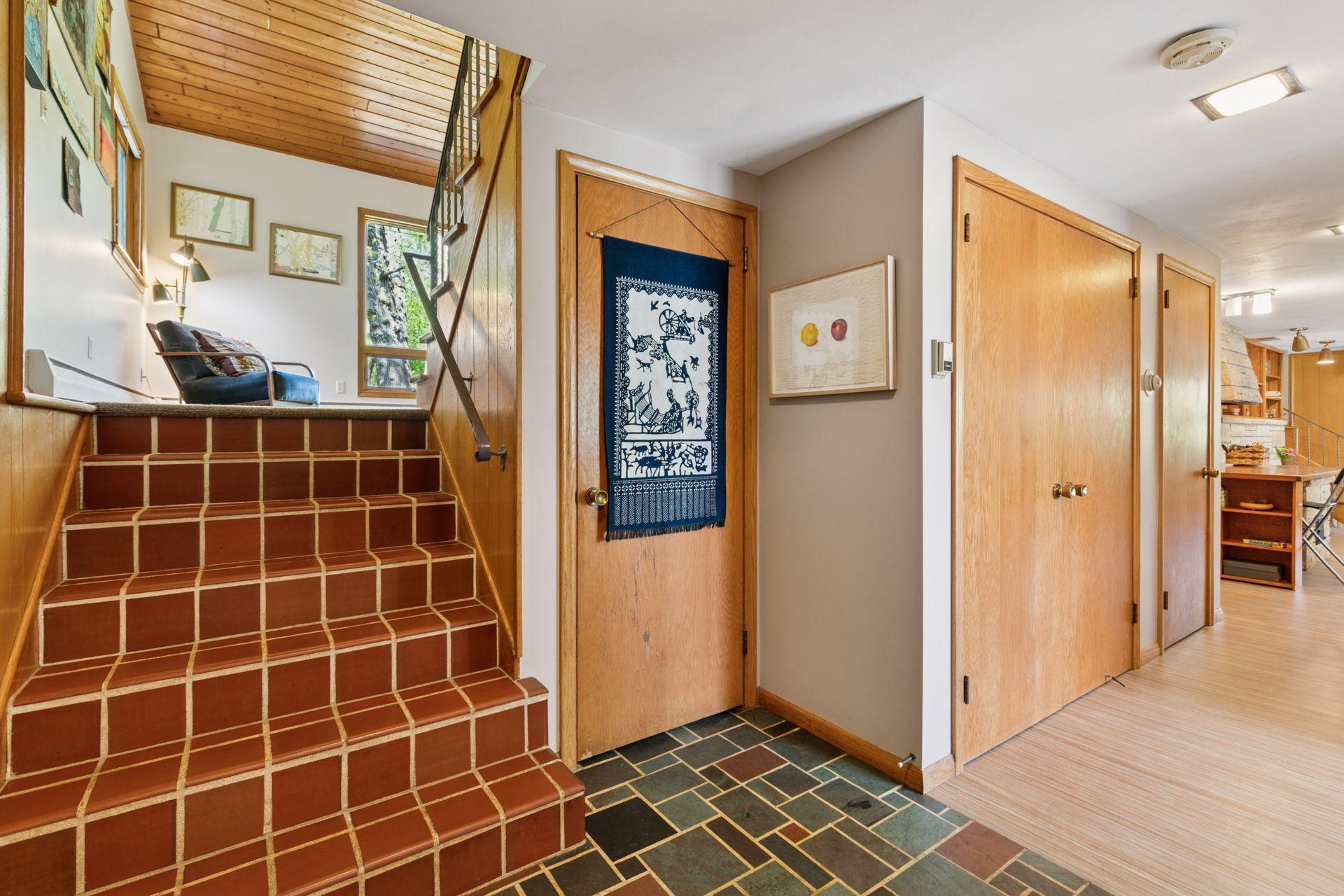 154 Woodland Drive, Burnsville, Minnesota image 6