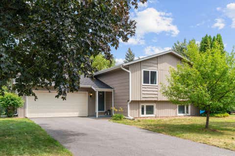 Homes For Sale - 8648 N Zinnia Way<br/> Maple Grove, MN 55369