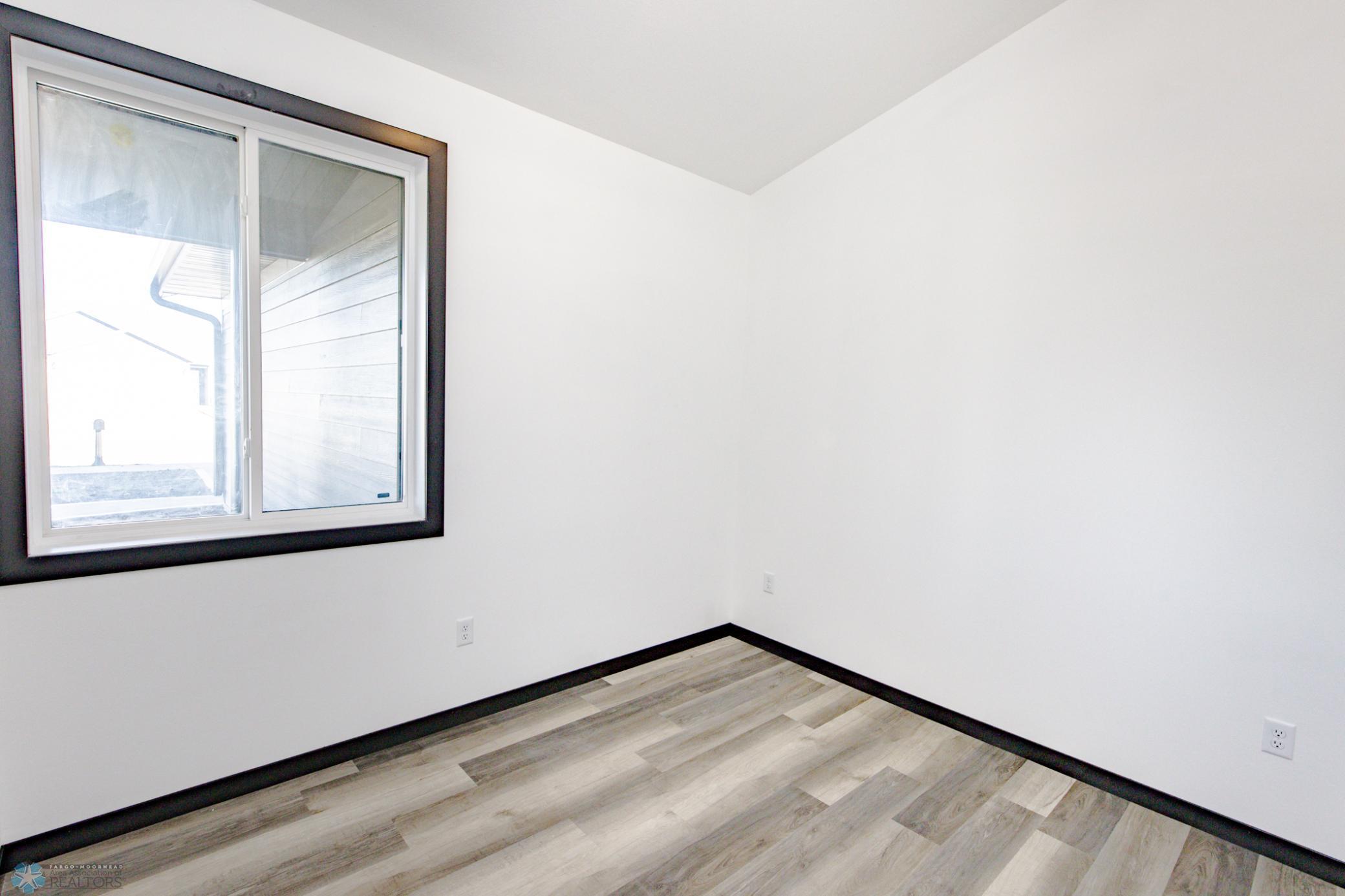 4712 Hampton Loop, Moorhead, Minnesota image 37