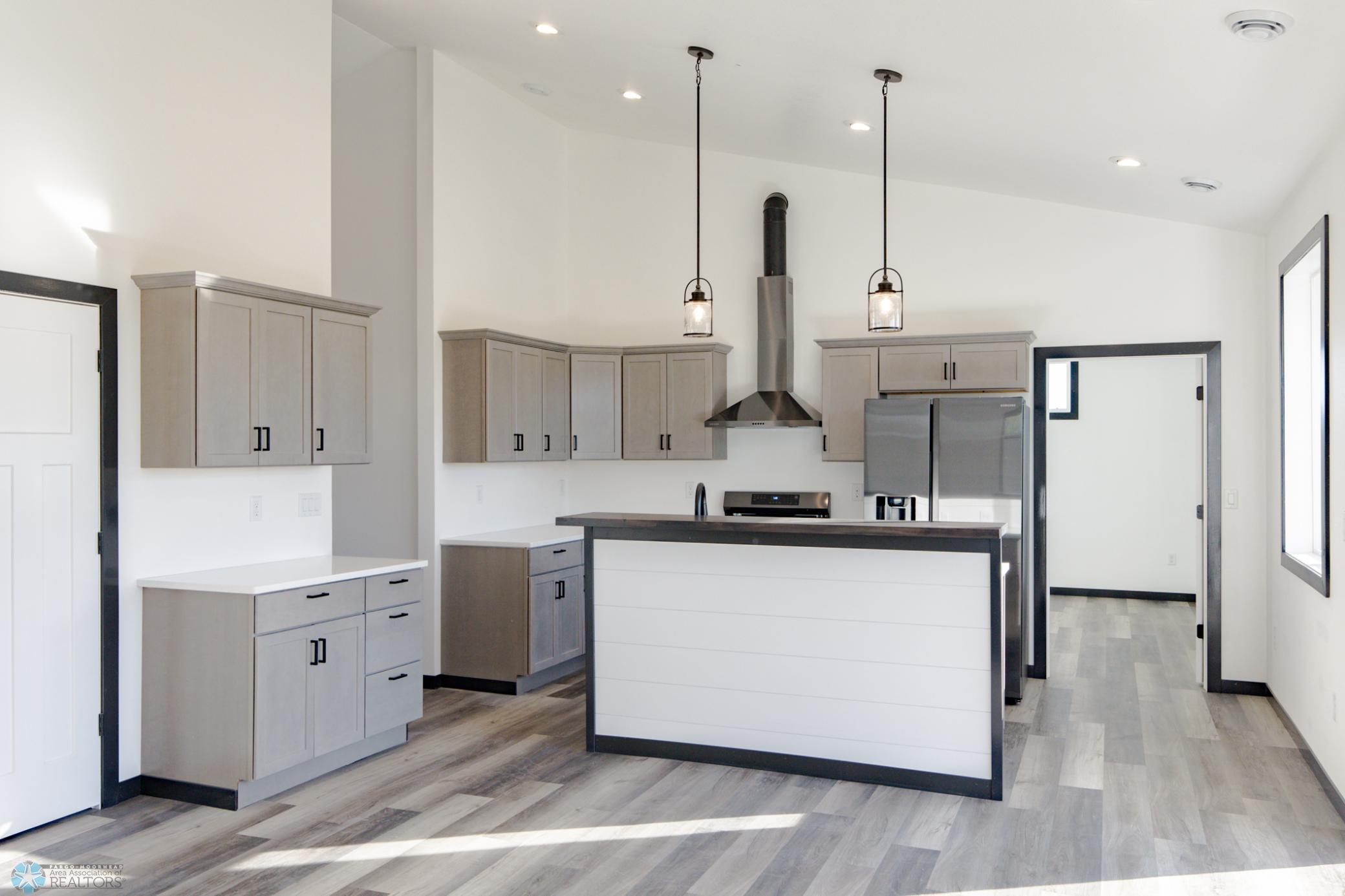 4712 Hampton Loop, Moorhead, Minnesota image 15
