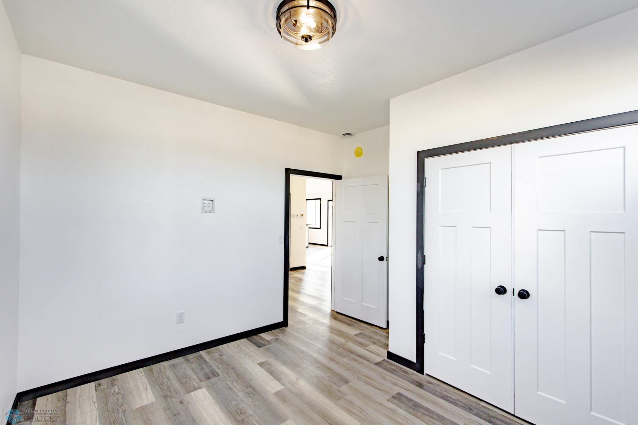 4712 Hampton Loop, Moorhead, Minnesota image 36