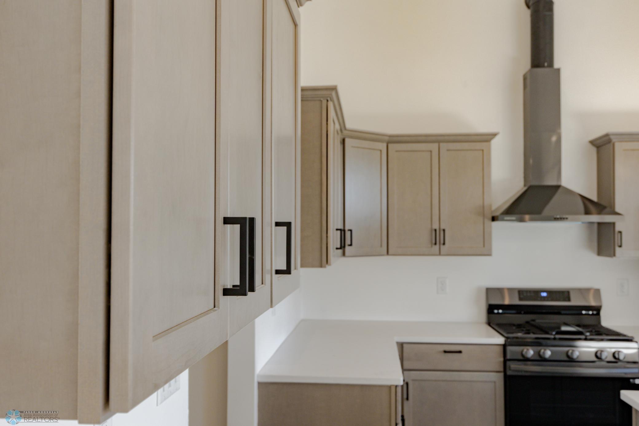 4712 Hampton Loop, Moorhead, Minnesota image 21