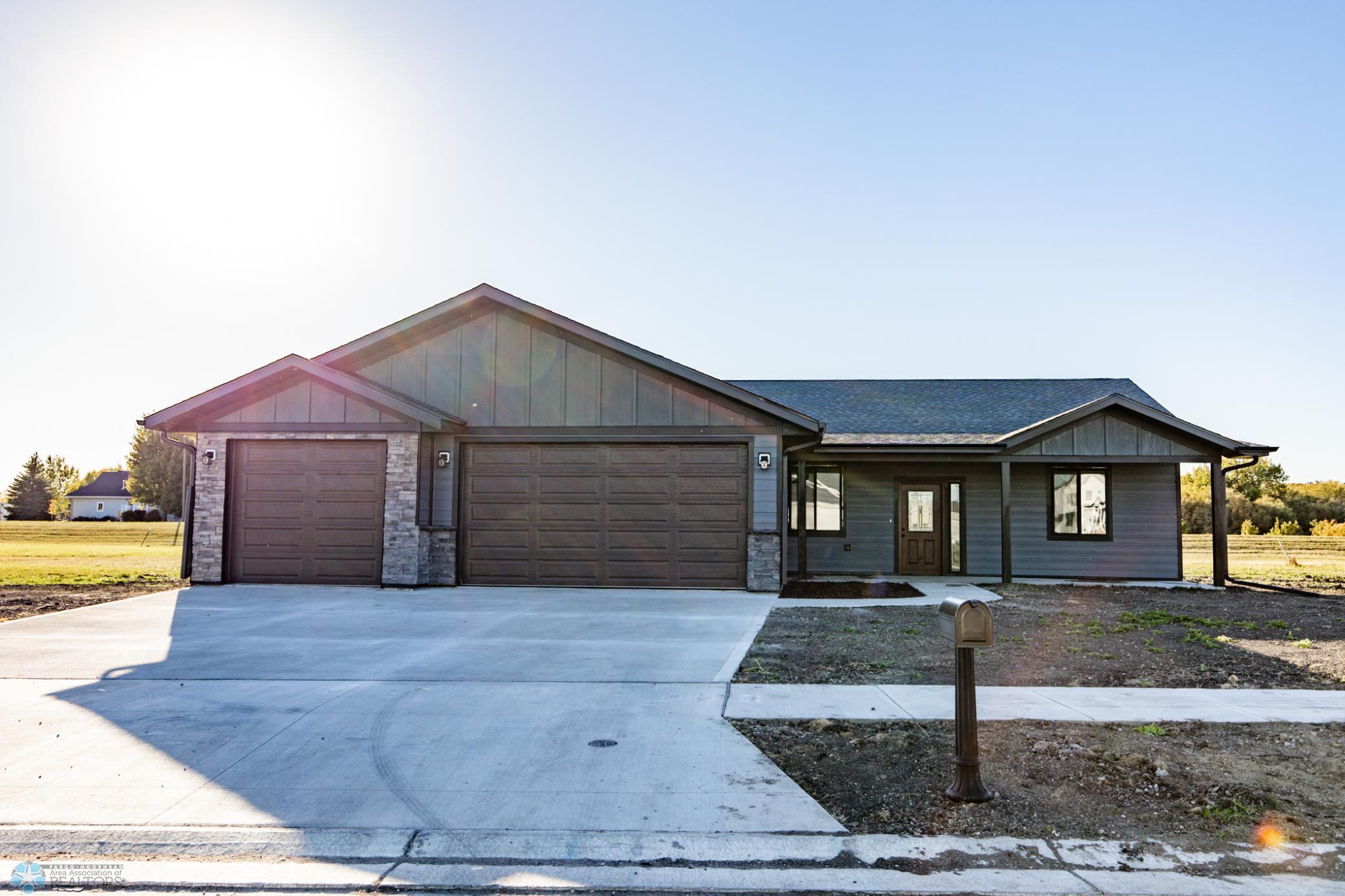 4712 Hampton Loop, Moorhead, Minnesota image 5