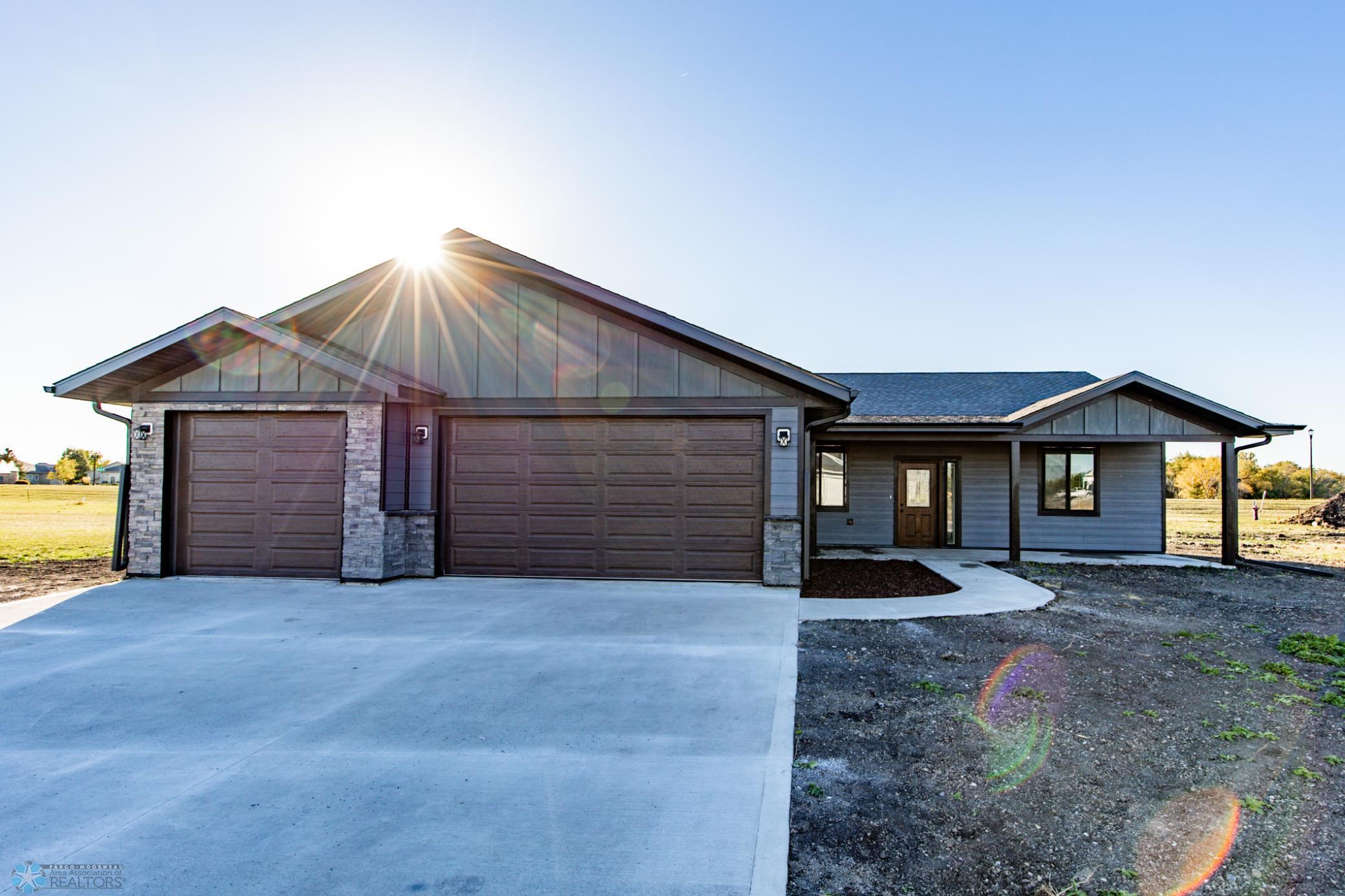 4712 Hampton Loop, Moorhead, Minnesota image 3