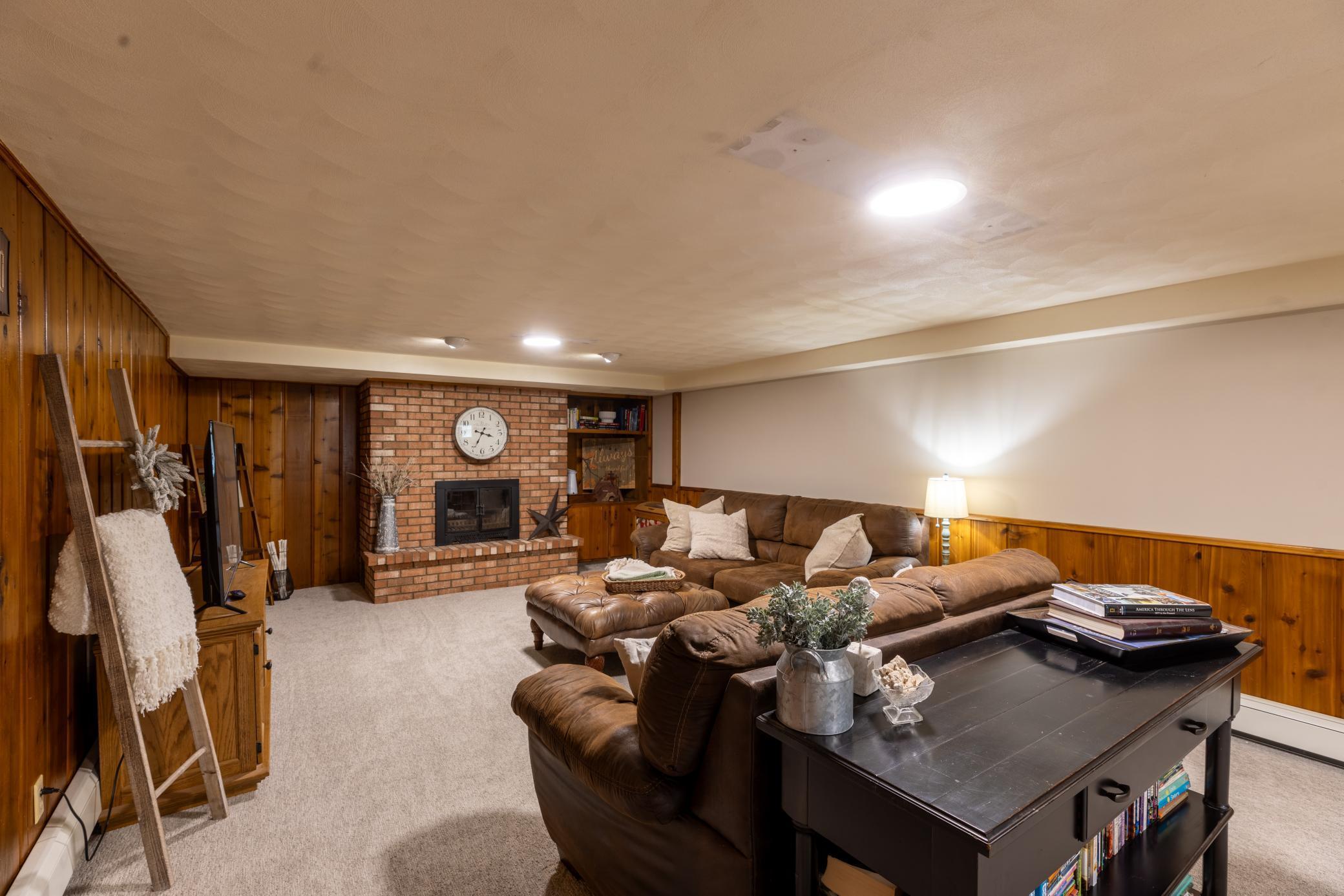 1505 16th Street, Austin, Minnesota image 32