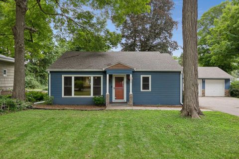 Homes For Sale - 5069 Bartlett Boulevard<br/> Hennepin County, Mound, MN 55364