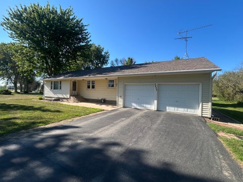Homes For Sale - 2425 East Avenue<br/> Nobles County, Worthington, MN 56187