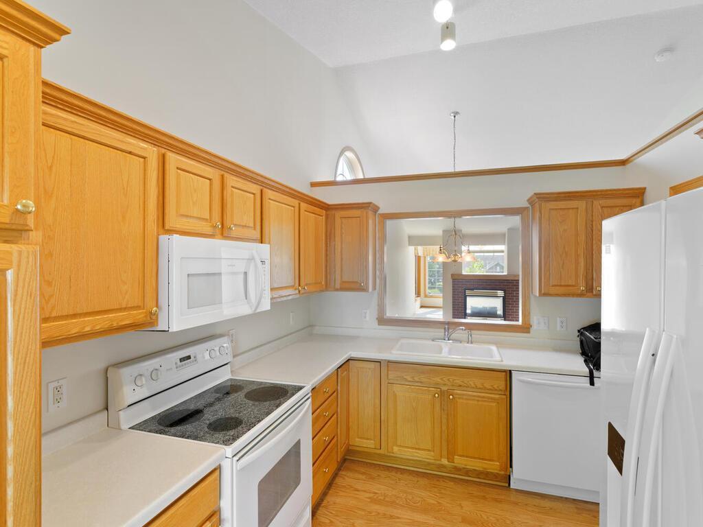 663 Regent Lane, Waconia, Minnesota image 6