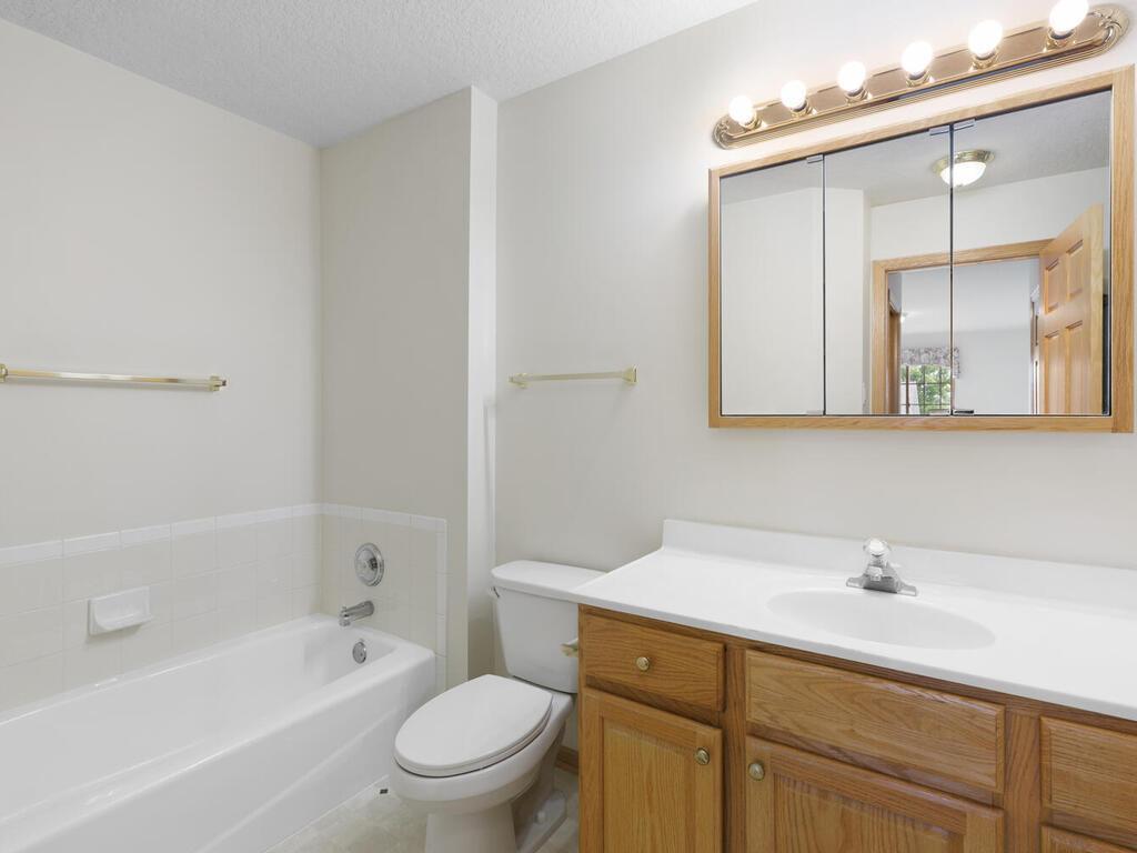 663 Regent Lane, Waconia, Minnesota image 17