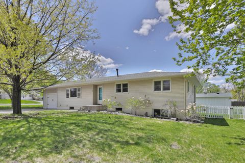 Homes For Sale - 1120 Ashland Street<br/> Dakota County, Hastings, MN 55033