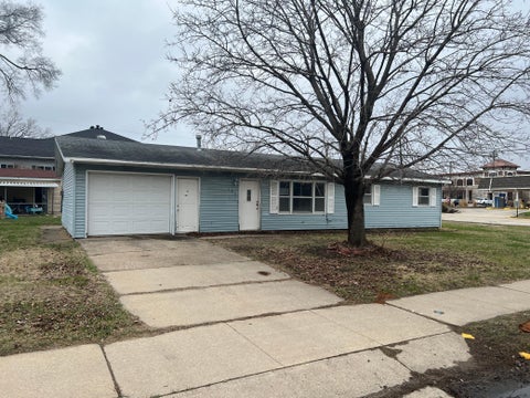 Homes For Sale - 104 12th Avenue<br/> Onalaska, WI 54650
