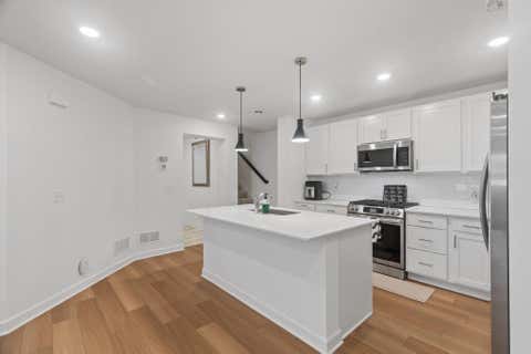 Townhouse For Sale - 3040 Cedar Street<br/> Ramsey County, Saint Paul, MN 55117