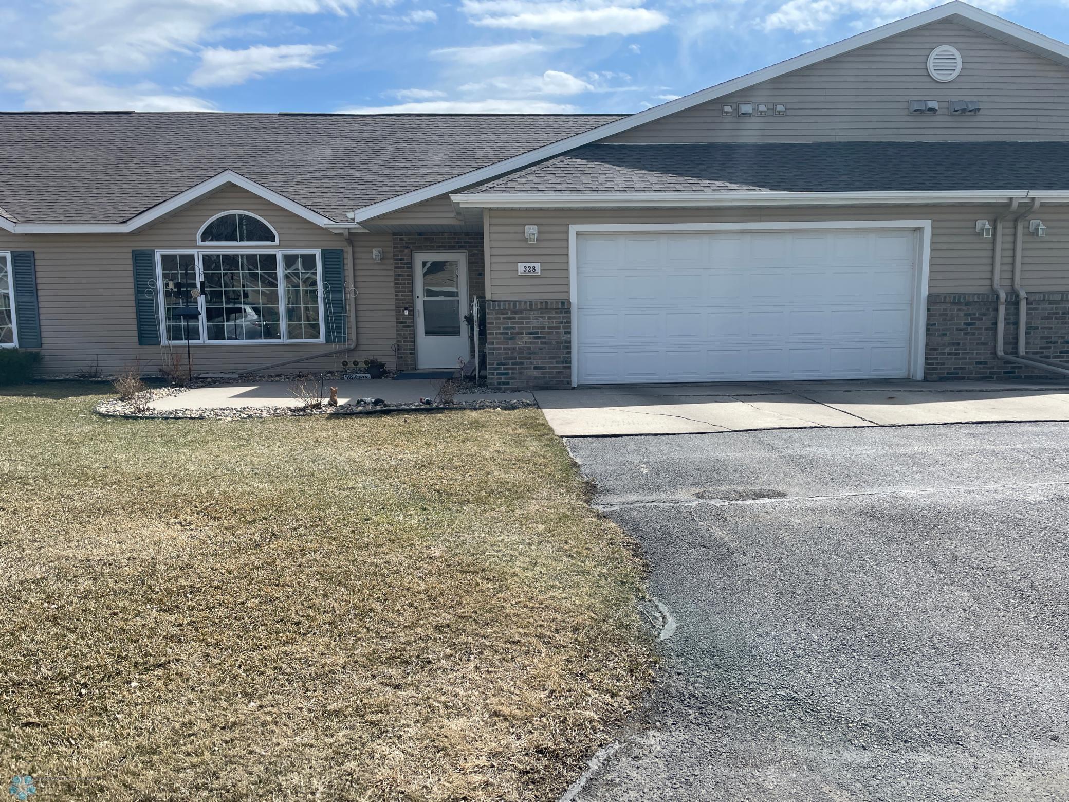 328 30th Street, Moorhead, Minnesota image 1