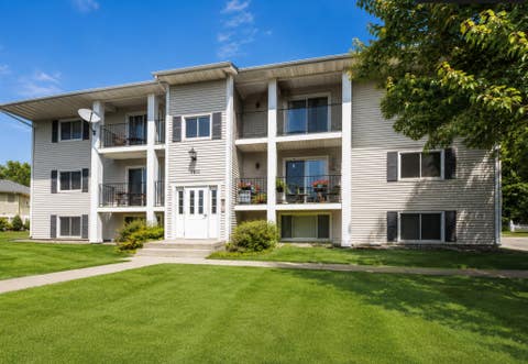 Condo For Sale - 1811 Greenfield Lane<br/> Rochester, MN 55902