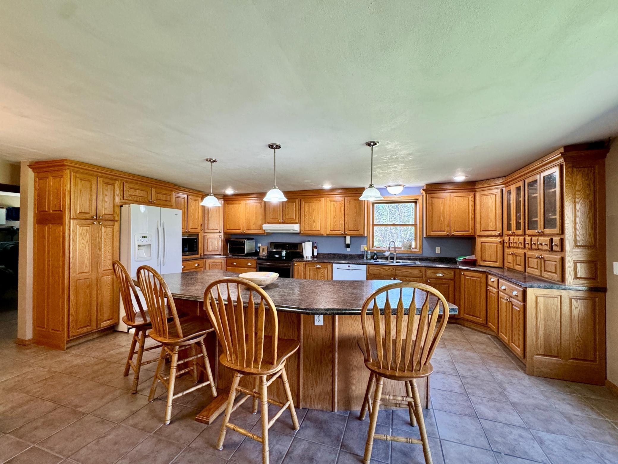 55715 State Highway 11, Warroad, Minnesota image 3