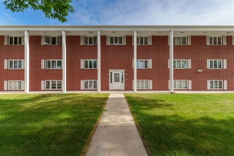 Condo For Sale - 813 6th Avenue<br/> Cass County, Fargo, ND 58102