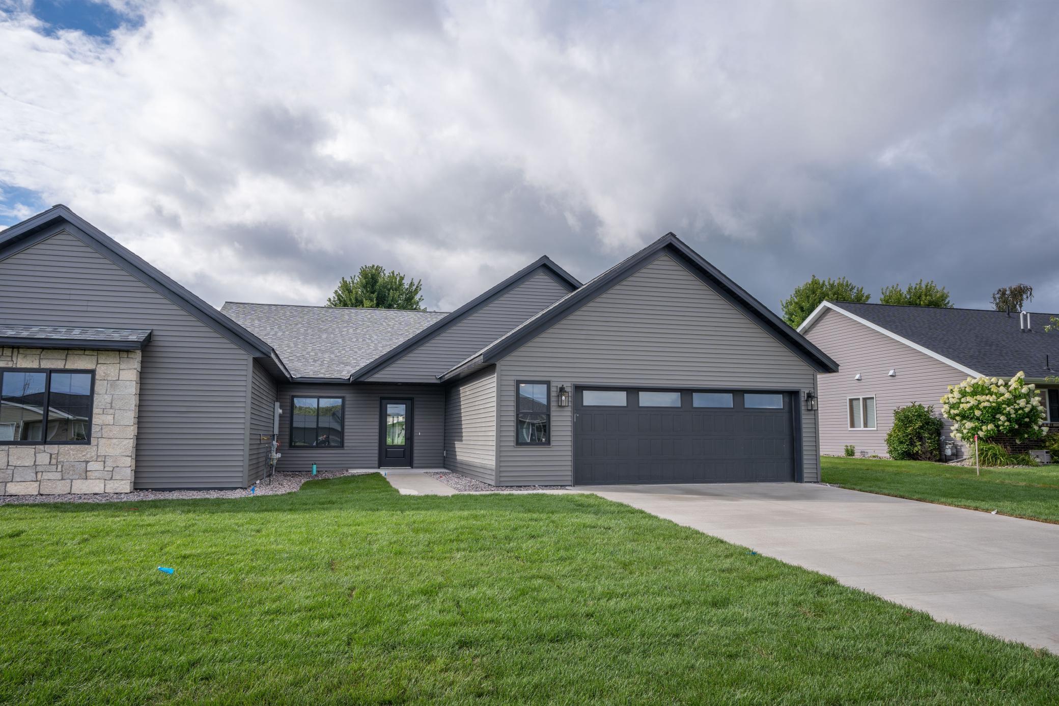 722 Westland Lane, New London, Minnesota image 1