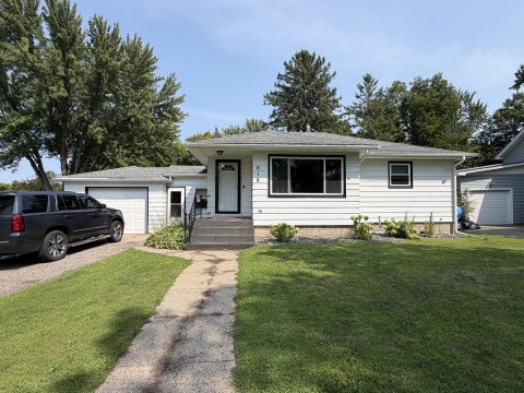 Homes For Sale - 618 N Miller Avenue<br/> Litchfield, MN 55355