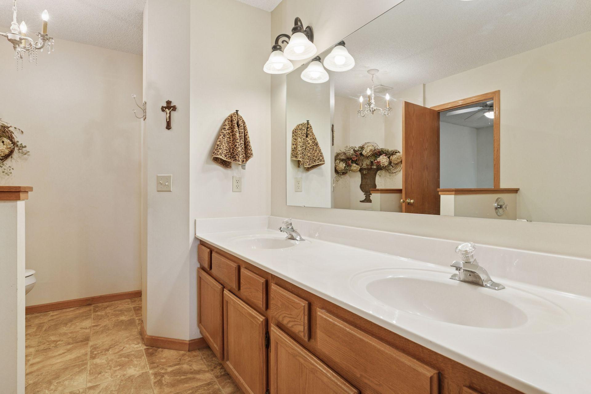 2499 Lockwood Drive #61, Mendota Heights, Minnesota image 32