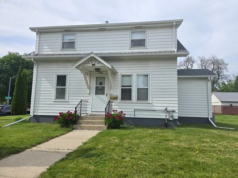 Homes For Sale - 1601 Murray Avenue<br/> Worthington, MN 56187