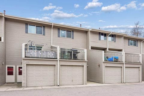 Townhouse For Sale - 1754 Meadowlark Road<br/> Eagan, MN 55122