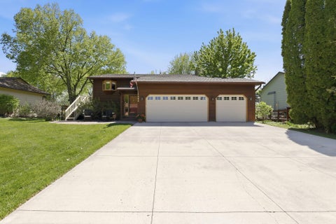 Homes For Sale - 1564 Lamotte Circle<br/> Anoka County, Hugo, MN 55038