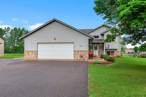 Homes For Sale - 37888 Hawthorne Avenue<br/> North Branch, MN 55056