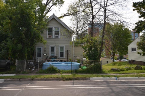 Multifamily For Sale - 1026 E 3rd Street<br/> Duluth, MN 55805
