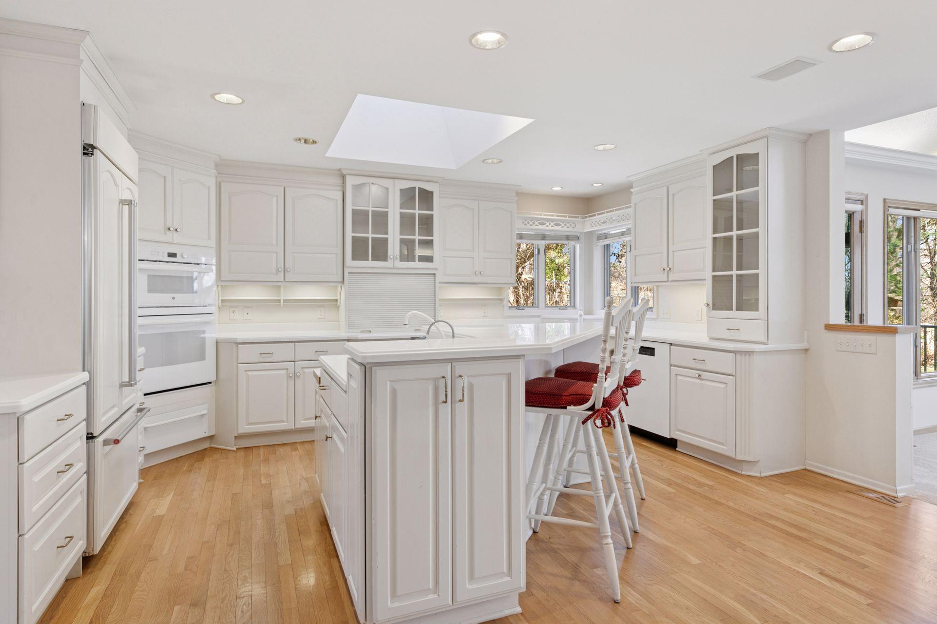 13217 Longview Drive, Burnsville, Minnesota image 22