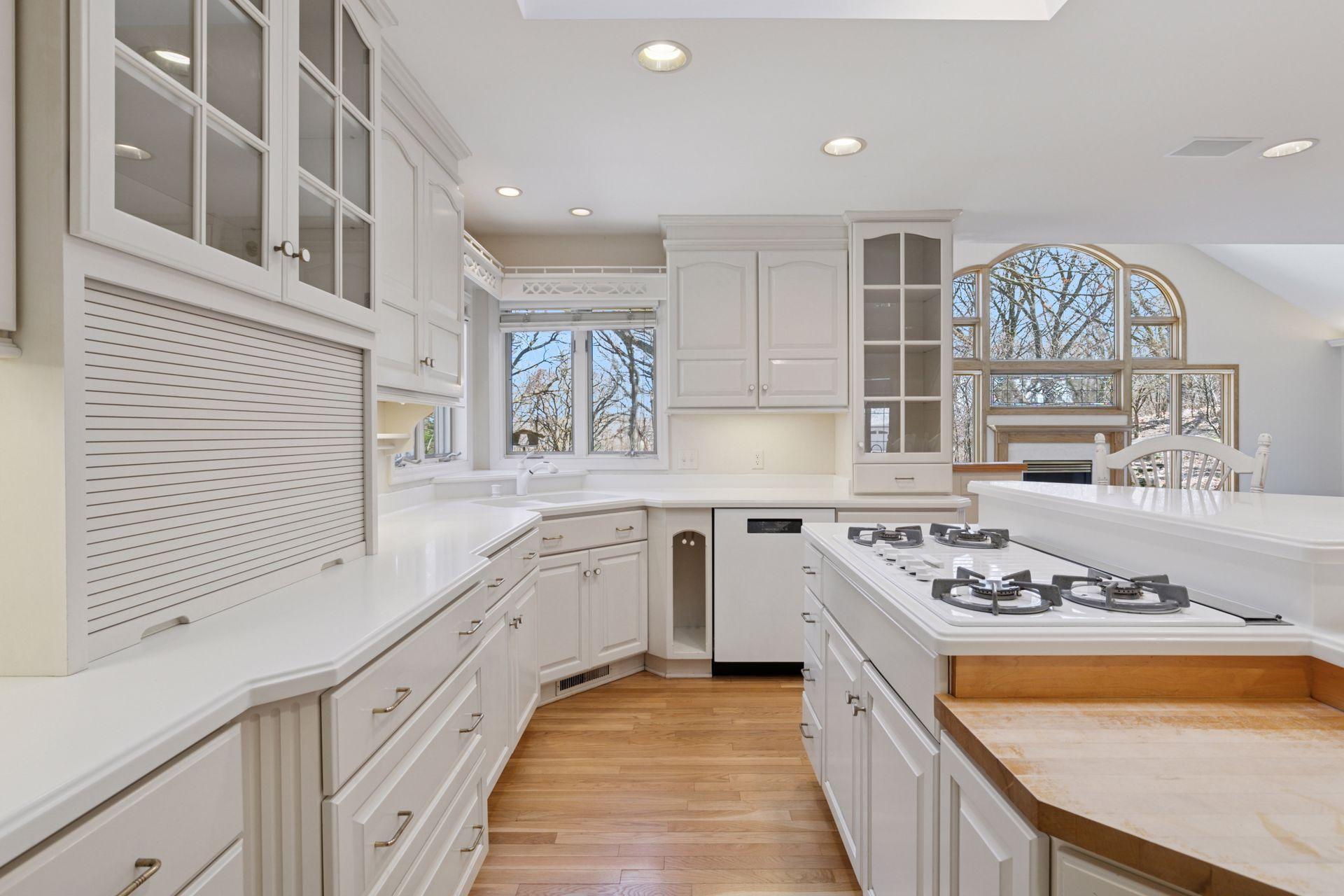 13217 Longview Drive, Burnsville, Minnesota image 24