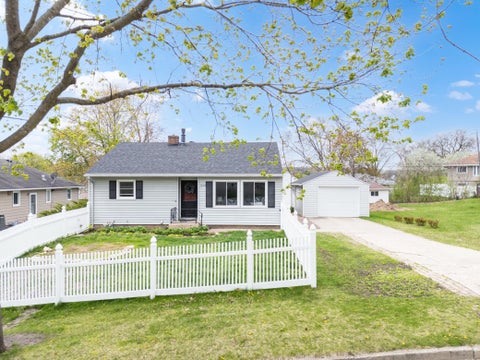 Homes For Sale - 1605 8th Avenue<br/> Olmsted County, Rochester, MN 55906