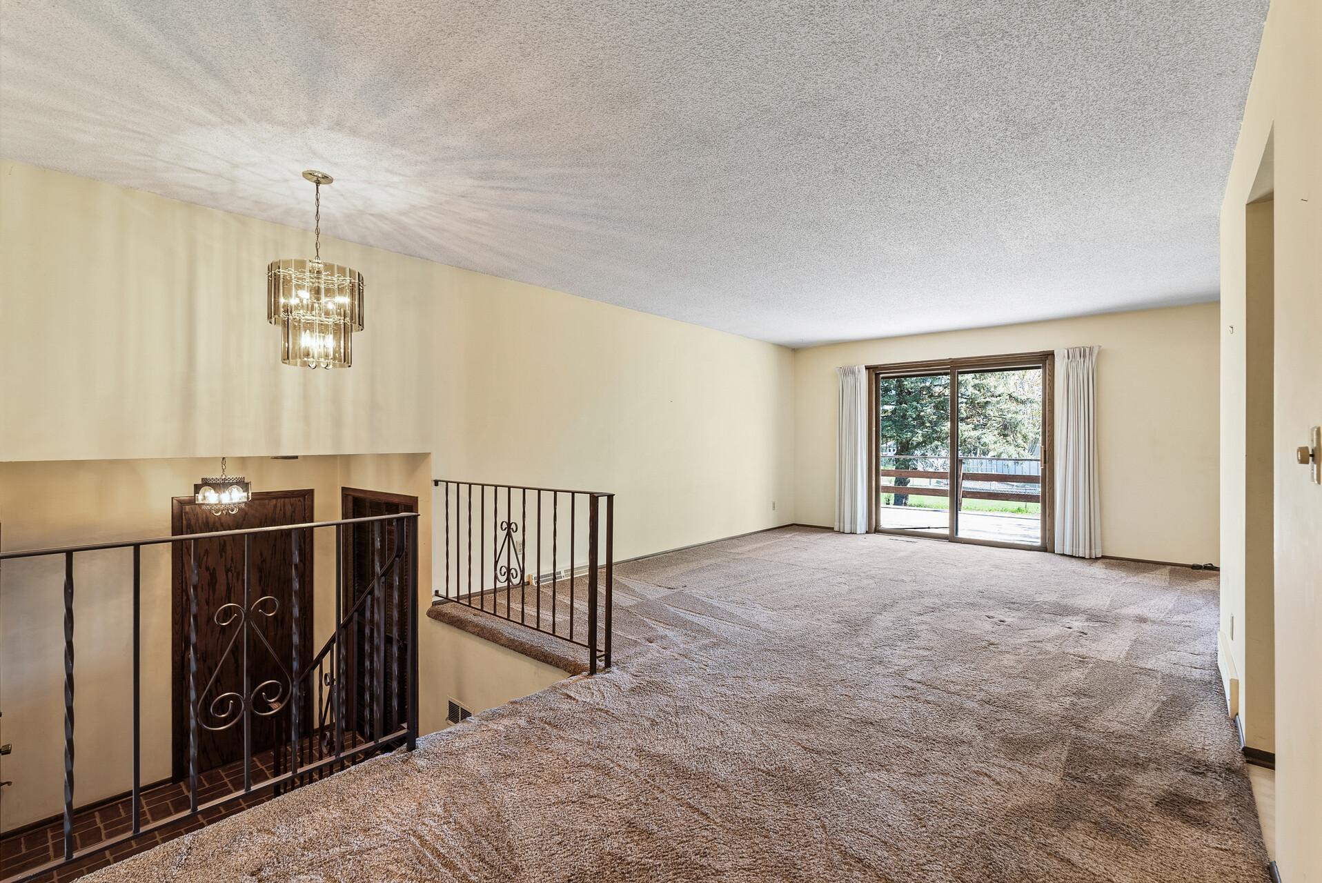 10074 Pilgrim Way, Osseo, Minnesota image 4