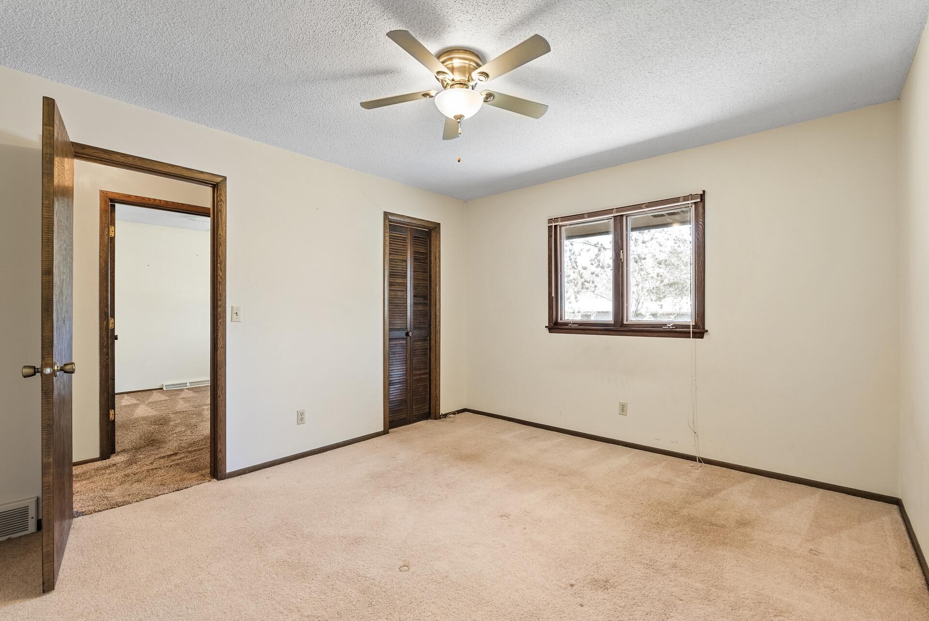 10074 Pilgrim Way, Osseo, Minnesota image 14