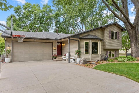 Homes For Sale - 11141 Xylon Avenue<br/> Champlin, MN 55316