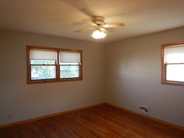 305 W Baker Street, Arlington, Minnesota image 2