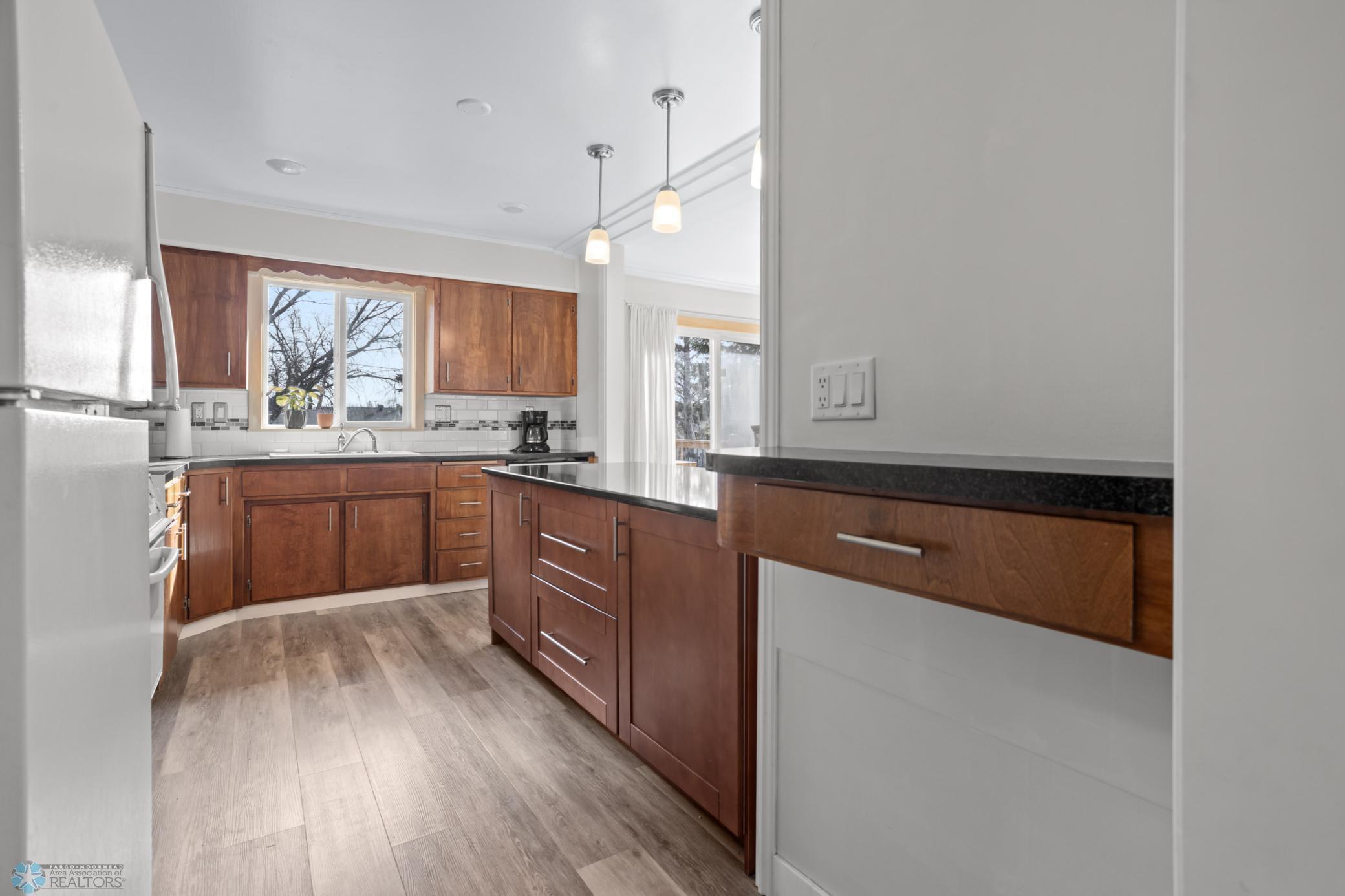 2408 13th Street, Moorhead, Minnesota image 8