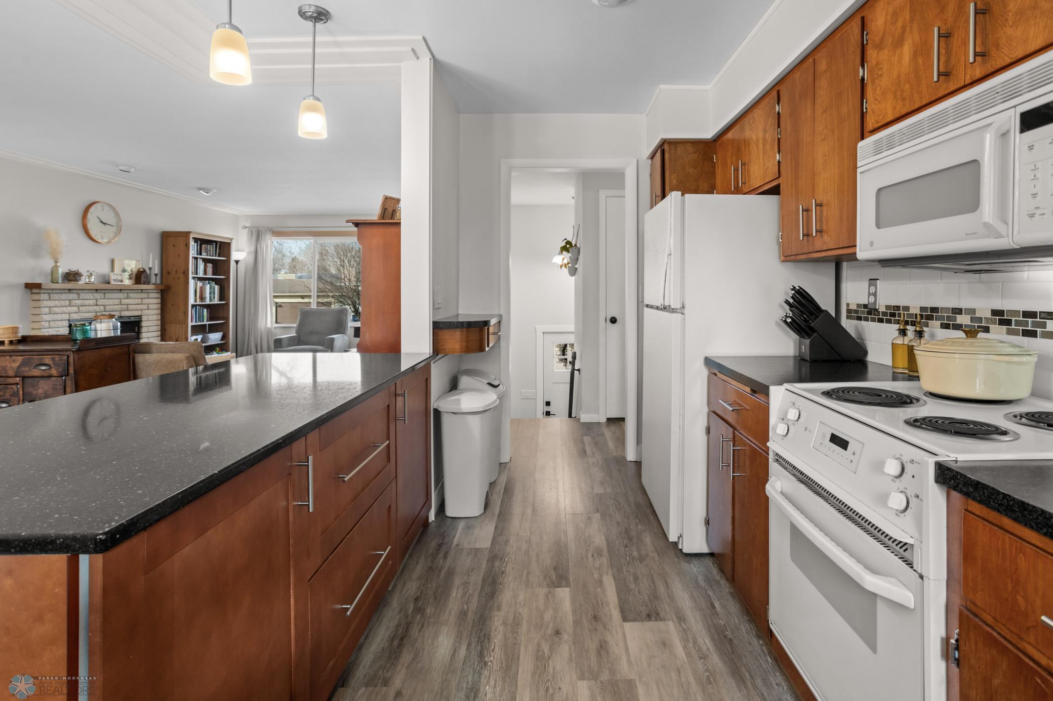 2408 13th Street, Moorhead, Minnesota image 12