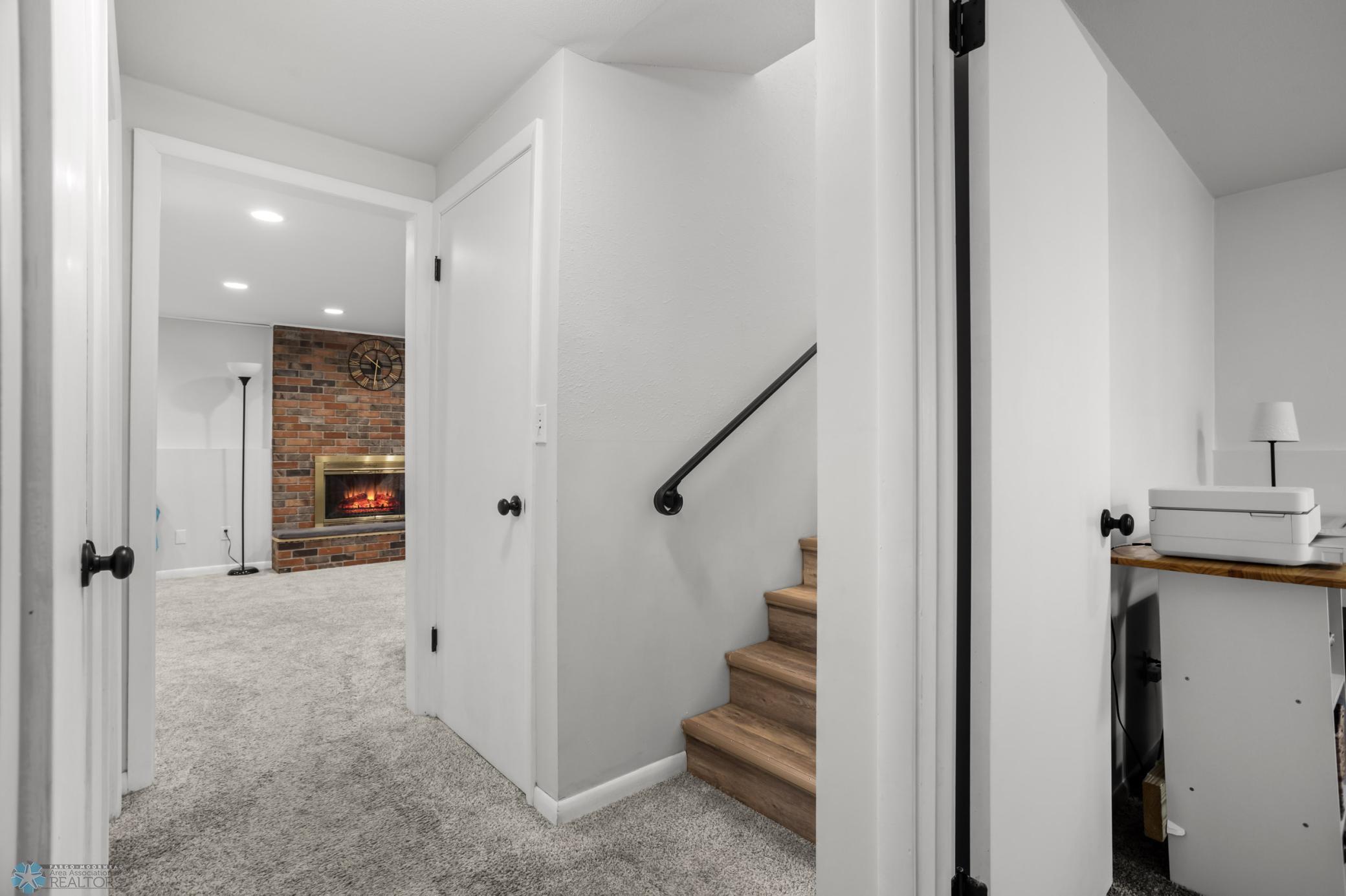 2408 13th Street, Moorhead, Minnesota image 31
