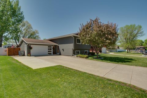 Homes For Sale - 1317 35th Avenue<br/> Clay County, Moorhead, MN 56560