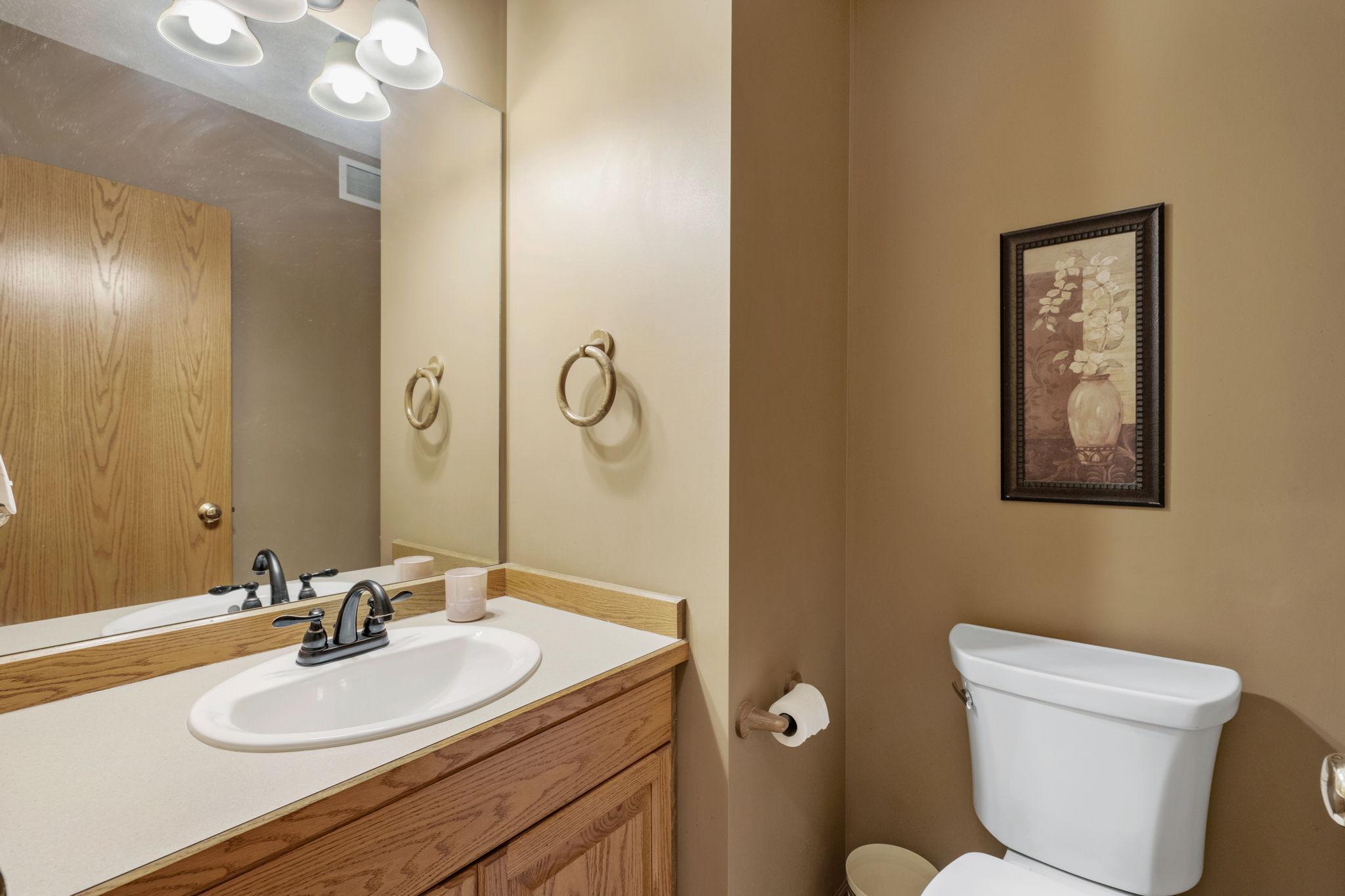 1003 27th Street, Austin, Minnesota image 39