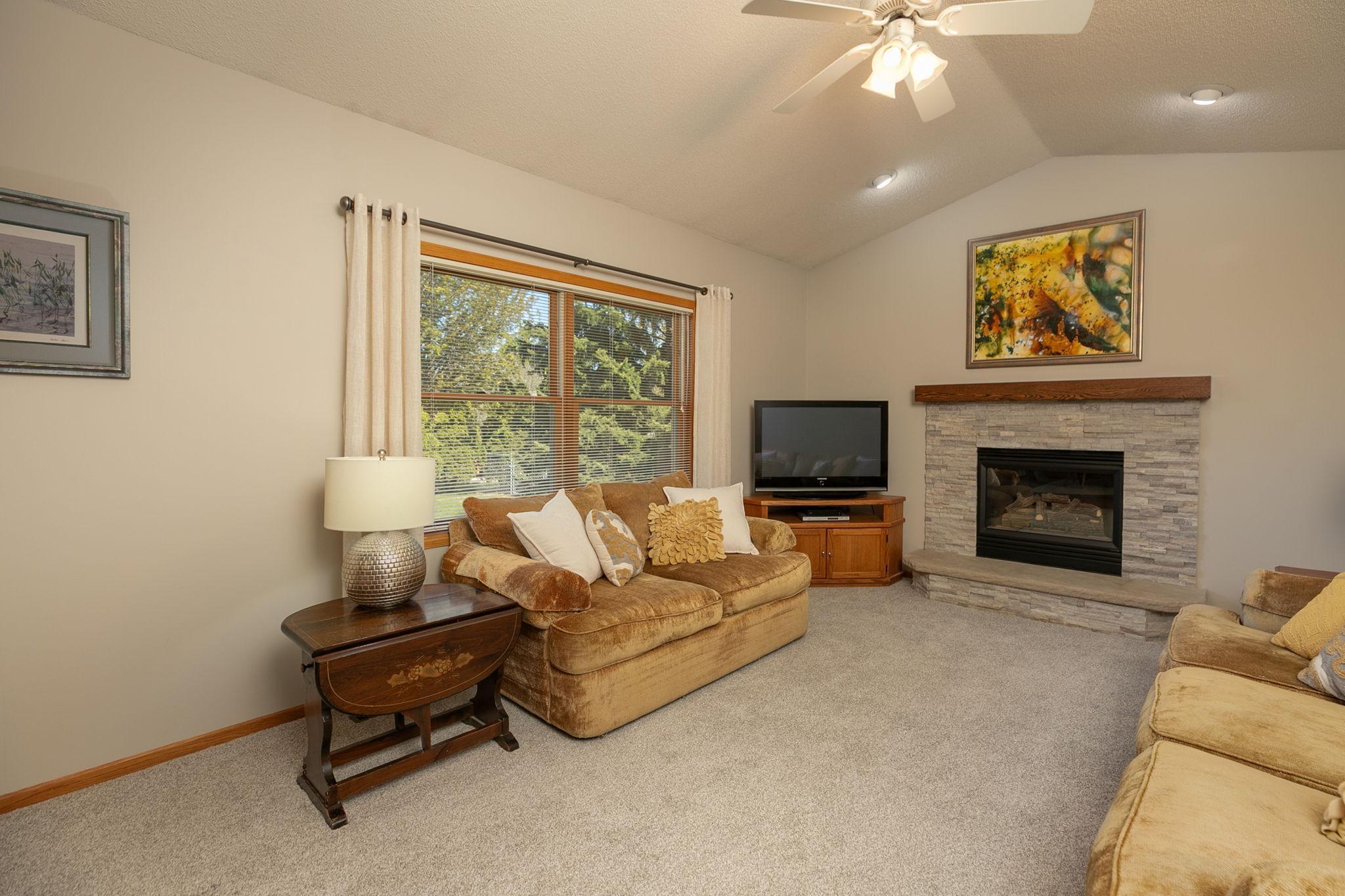 4901 Manor Ridge Lane, Rochester, Minnesota image 12