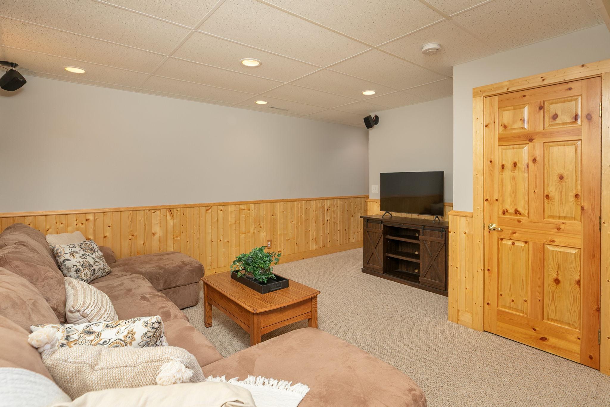 4901 Manor Ridge Lane, Rochester, Minnesota image 32