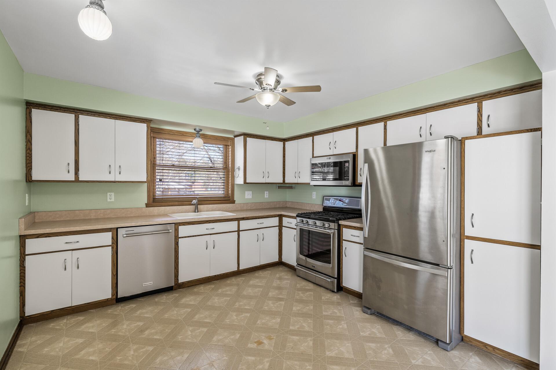 2408 72nd Court, Inver Grove Heights, Minnesota image 3