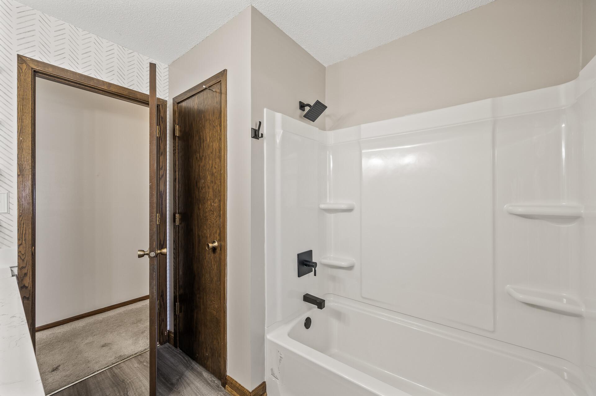 2408 72nd Court, Inver Grove Heights, Minnesota image 9