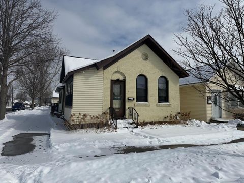 Homes For Sale - 850 E 4th Street<br/> Winona County, Winona, MN 55987