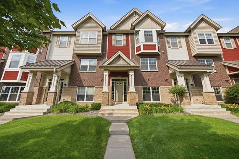 Townhouse For Sale - 11937 Emery Village Drive<br/> Champlin, MN 55316