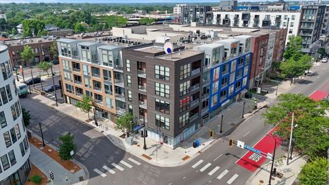 Condo For Sale - 1211 Lagoon Avenue<br/> Minneapolis, MN 55408