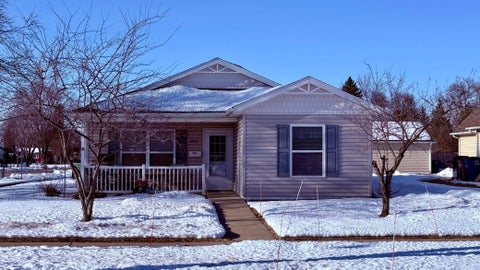 Homes For Sale - 1802 4th Avenue<br/> Clay County, Moorhead, MN 56560