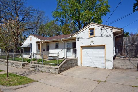 Homes For Sale - 2122 30th Avenue<br/> Minneapolis, MN 55411